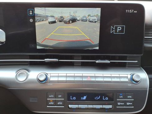 Used 2025 Hyundai Kona SEL AWD/4WD image 17
