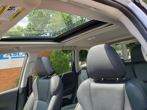 Used 2022 Subaru Forester Limited AWD/4WD image 10