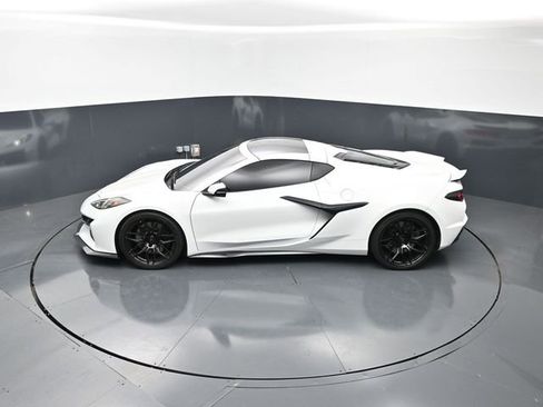 Used 2023 Chevrolet Corvette Z06 RWD image 17