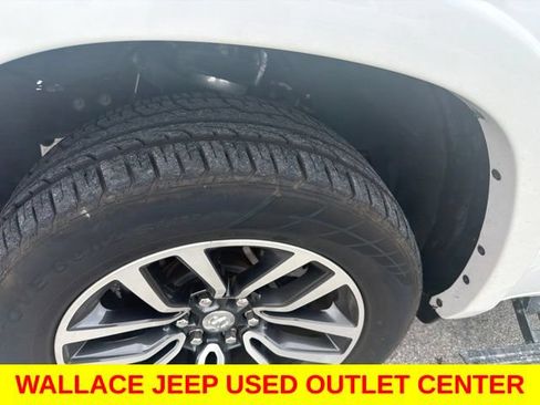 Used 2025 RAM 1500 Limited AWD/4WD image 9