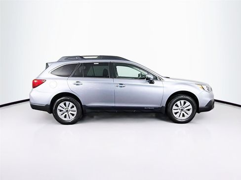 Used 2017 Subaru Outback 2.5i Premium image 8
