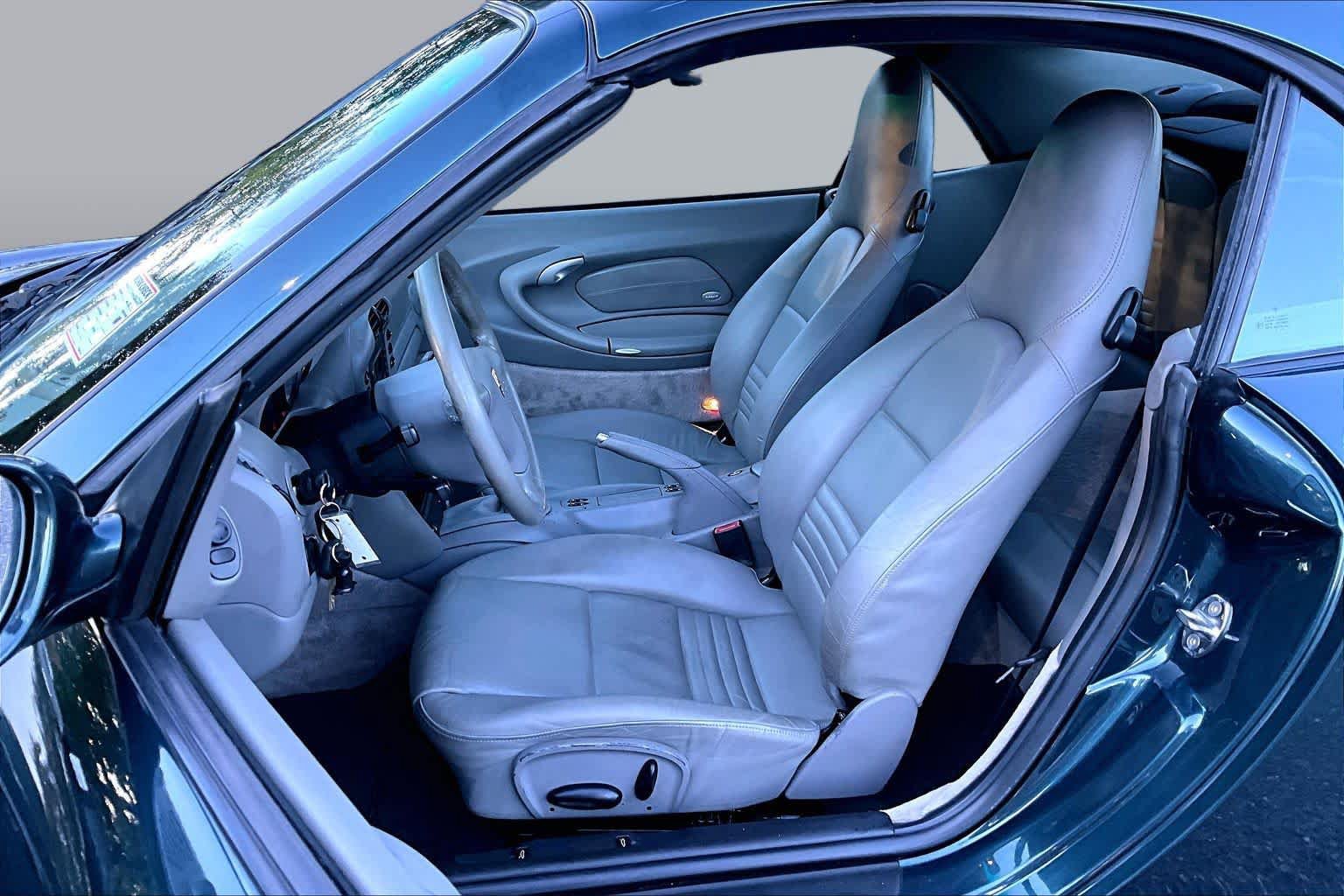 Used 2003 Porsche 911 Carrera RWD image 8