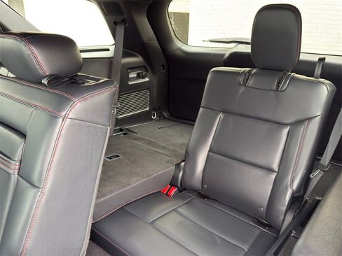 Used 2025 Ford Explorer ST-Line w/ ST-Line Street Pack image 31