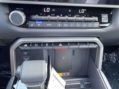 New 2026 Toyota Tundra Limited AWD/4WD image 40