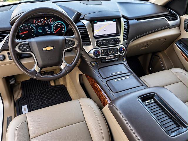 Used 2018 Chevrolet Suburban Premier AWD/4WD image 17