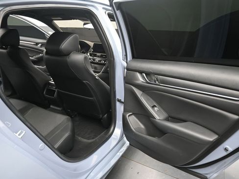 Used 2021 Honda Accord Sport image 18