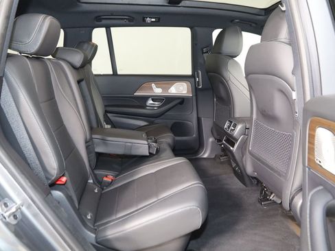 Used 2025 Mercedes-Benz GLS 450 4MATIC image 15