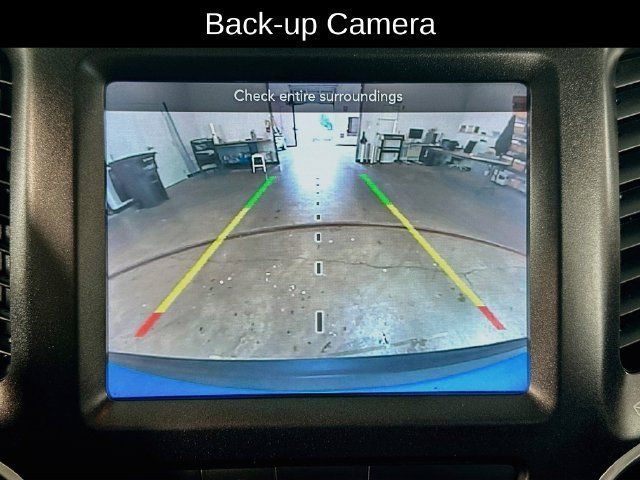 Used 2020 Jeep Cherokee Trailhawk AWD/4WD image 29
