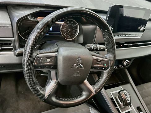 Used 2024 Mitsubishi Outlander SE AWD/4WD image 18