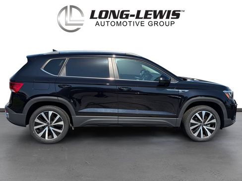 Used 2023 Volkswagen Taos SE FWD image 6