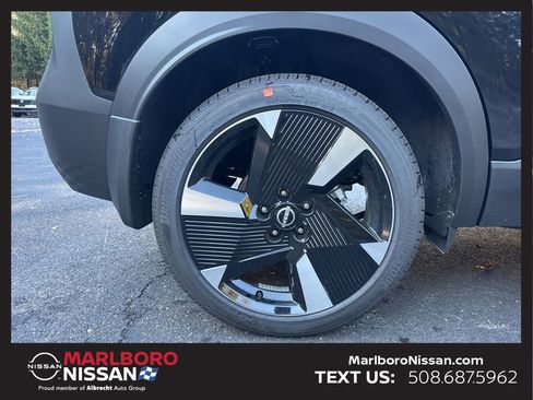 New 2026 Nissan Kicks SR w/ SR Premium Package image 9