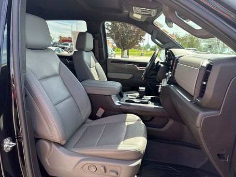 Used 2024 GMC Sierra 1500 SLT w/ SLT Premium Plus Package AWD/4WD image 38