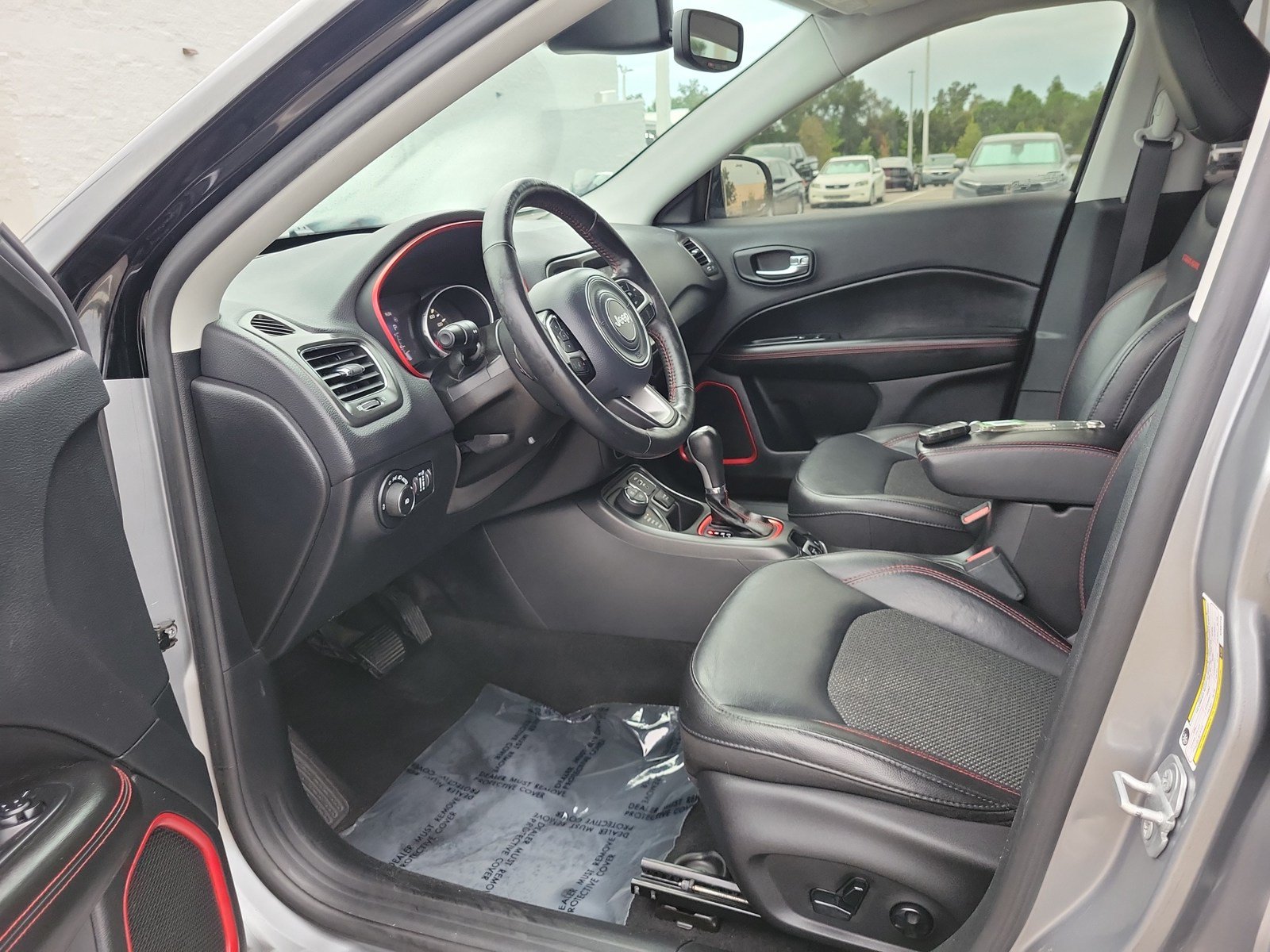 Used 2019 Jeep Compass Trailhawk w/ Cold Weather Group AWD/4WD image 15