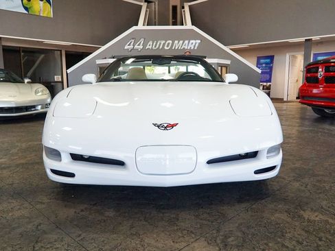 Used 2004 Chevrolet Corvette Convertible w/ Preferred Equipment Group RWD image 7