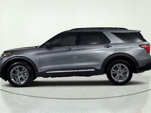 Used 2025 Ford Explorer Active w/ Active Comfort Package AWD/4WD image 4
