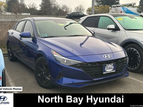 Used 2022 Hyundai Elantra Blue image 1