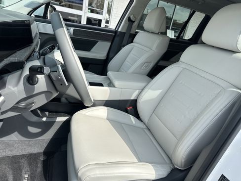 Used 2025 Hyundai Santa Fe Calligraphy image 11