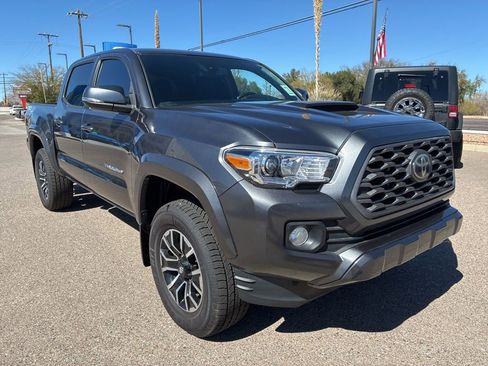 Used 2022 Toyota Tacoma TRD Sport w/ Technology Package image 7