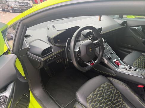 Used 2019 Lamborghini Huracan LP 580-2 RWD image 6