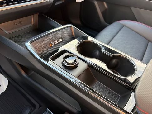 New 2026 Chevrolet Equinox RS w/ Convenience Package III FWD image 29