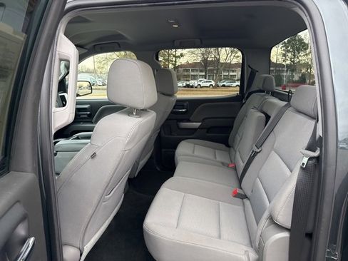 Used 2018 Chevrolet Silverado 1500 LT w/ All Star Edition image 10