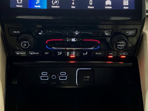 Used 2021 Jeep Grand Cherokee L Limited RWD image 12