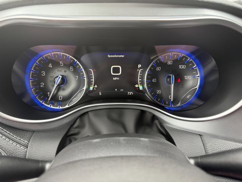 New 2026 Chrysler Pacifica Limited w/ S Appearance Package FWD image 11