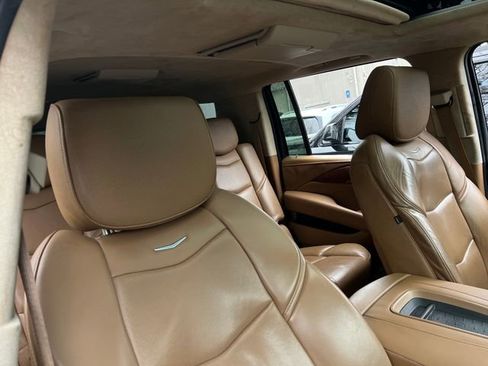 Used 2016 Cadillac Escalade ESV Platinum image 37