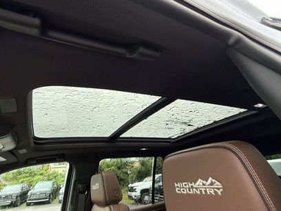 New 2026 Chevrolet Tahoe High Country w/ Sun And Tow Package