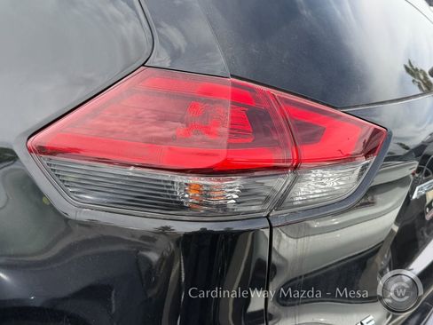 Used 2020 Nissan Rogue SV image 7