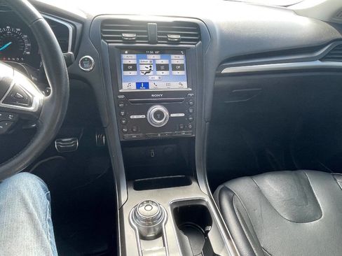 Used 2018 Ford Fusion Titanium image 11