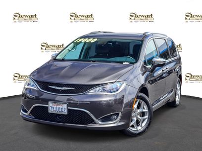 Used 2017 Chrysler Pacifica Limited