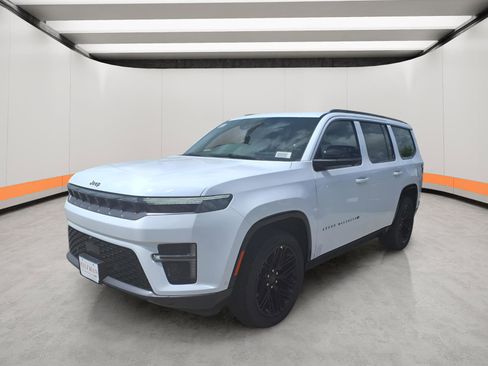 New 2026 Jeep Grand Wagoneer Limited AWD/4WD image 3