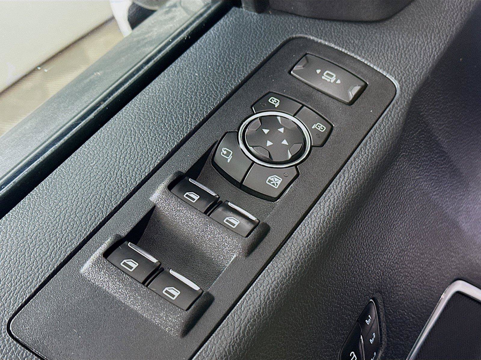 Used 2022 Ford F250 Lariat w/ Black Appearance Package AWD/4WD image 19