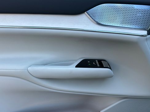 Used 2025 Volvo EX90 Ultra image 9