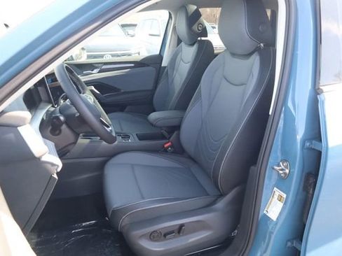 New 2026 Volkswagen Tiguan SE image 18