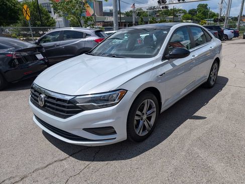 Used 2019 Volkswagen Jetta R-Line FWD image 3