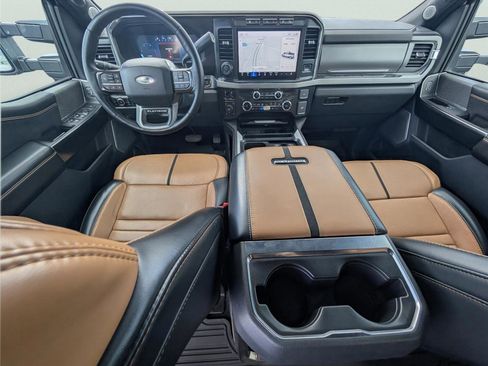 Used 2024 Ford F250 Platinum w/ FX4 Off-Road Package AWD/4WD image 30