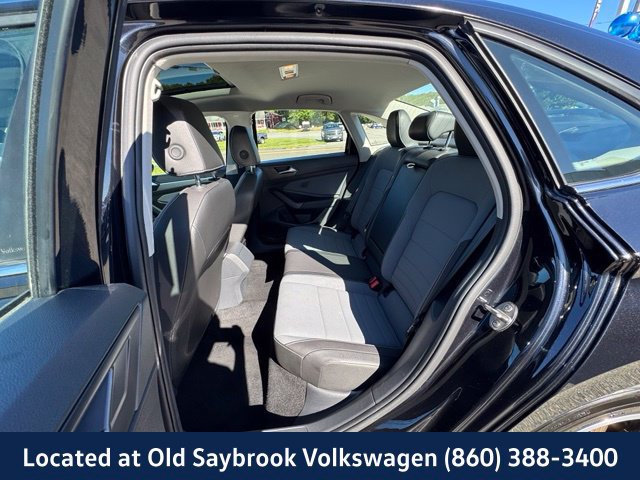 Certified 2025 Volkswagen Jetta SE FWD image 9