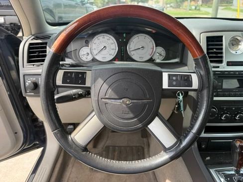 Used 2007 Chrysler 300 C RWD image 19