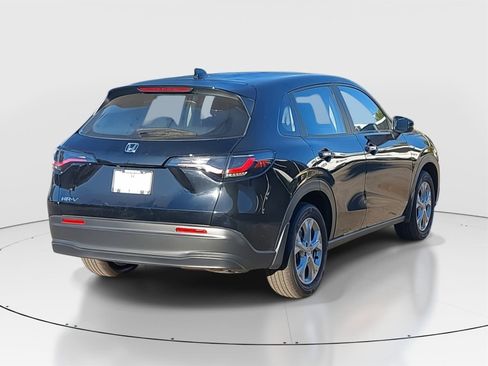 Used 2023 Honda HR-V LX image 5