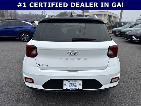 Certified 2025 Hyundai Venue Limited image 6