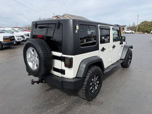 Used 2010 Jeep Wrangler Unlimited Sport image 4