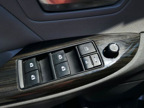 Used 2015 Toyota Sienna XLE FWD image 26