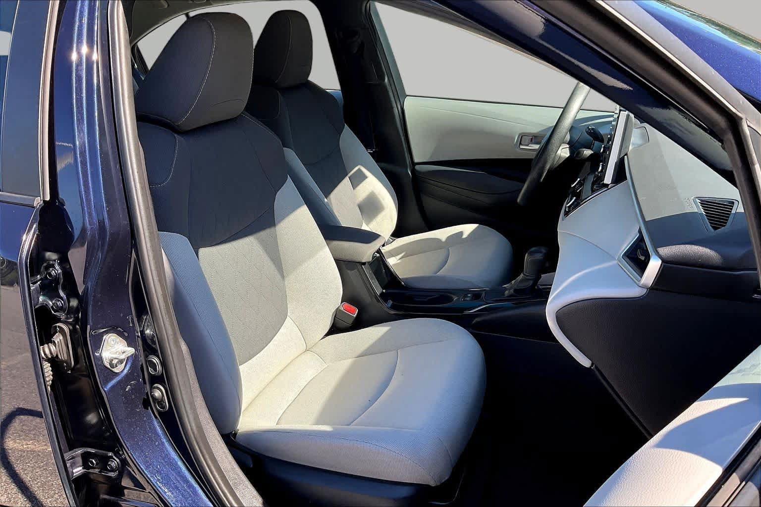 Used 2021 Toyota Corolla LE FWD image 9
