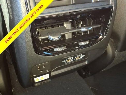 New 2025 Jeep Grand Cherokee Altitude image 18