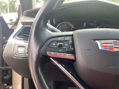 Used 2022 Cadillac XT6 Premium Luxury image 38