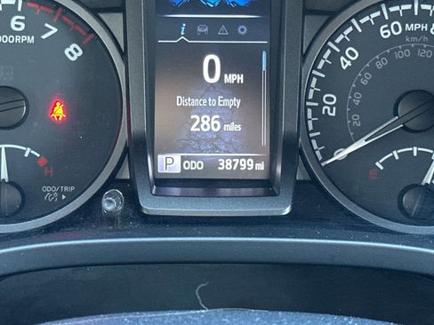 Used 2021 Toyota Tacoma TRD Sport image 24