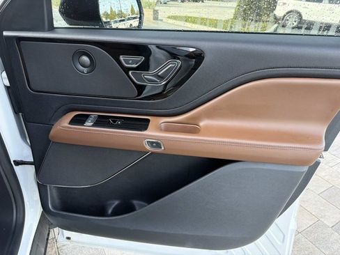 Used 2023 Lincoln Aviator Reserve w/ Equipment Group 201A RWD image 18