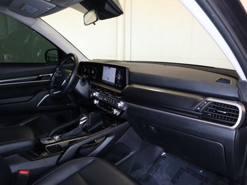 Used 2025 Kia Telluride S AWD/4WD image 43